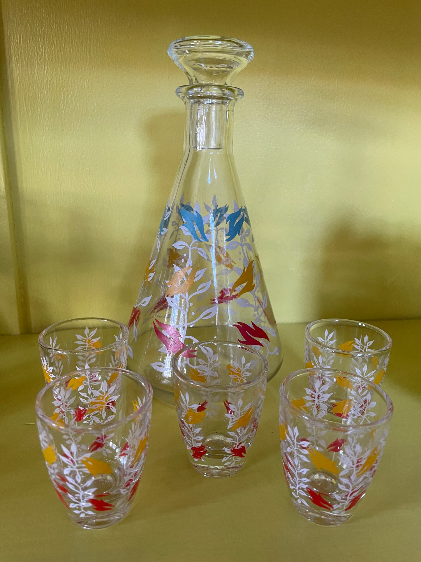 Decanter and set of x5 shot glasses - floral design